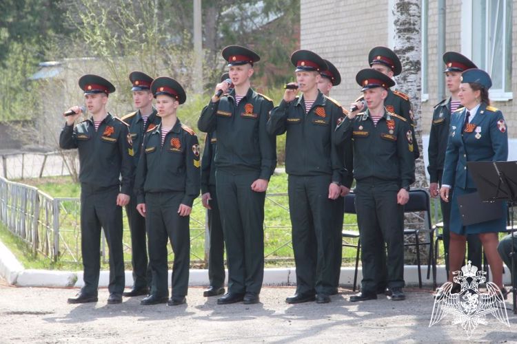 Военнослужащие Пермского военного института приняли участие в праздничных мероприятиях, посвященных Дню Победы советского народа в Великой Отечественной войне