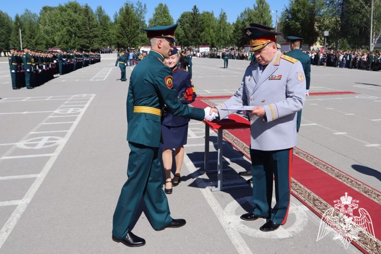 В Пермском военном институте войск национальной гвардии Российской Федерации состоялся выпуск офицеров