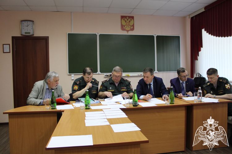 В адъюнктуре (очного и заочного обучения) с кандидатами на поступление проведен первый вступительный экзамен по специальной дисциплине, соответствующей направленности программы обучения