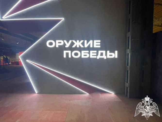 Курсанты факультета (кинологического) посетили выставку «Оружие Победы»