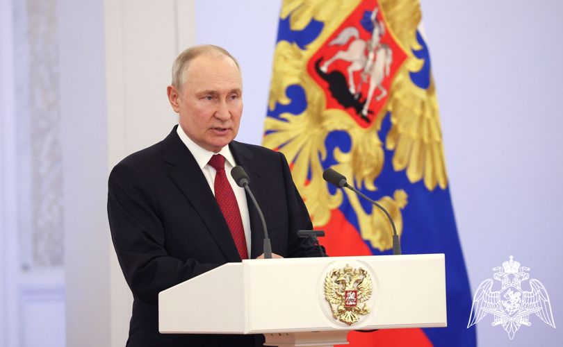 Президент Российской Федерации Владимир Путин в Кремле поздравил выпускников военных вузов с успешным окончанием обучения