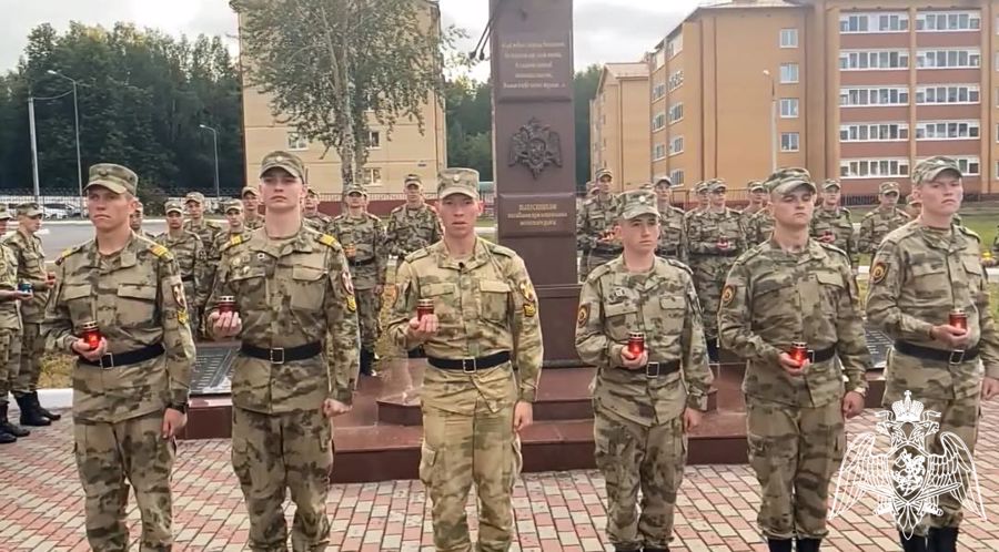 Курсанты военного института приняли участие в общероссийской акции «Свеча памяти»