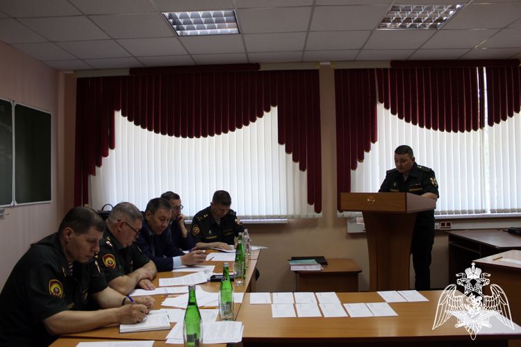 В адъюнктуре (очного и заочного обучения) с кандидатами на поступление проведен первый вступительный экзамен по специальной дисциплине, соответствующей направленности программы обучения