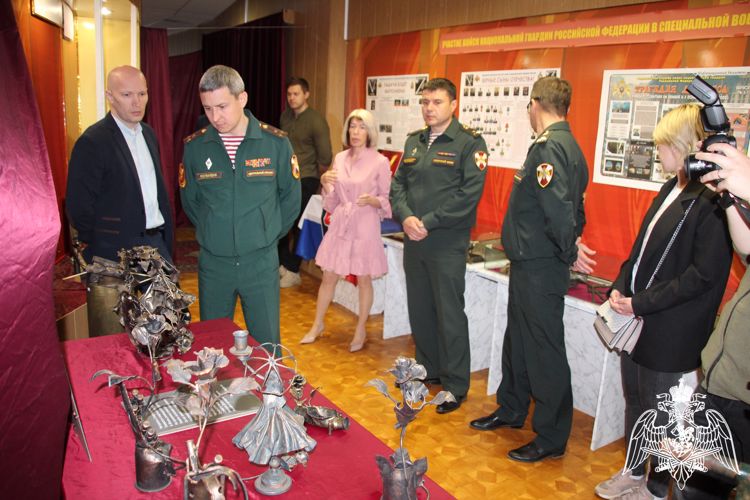 В Пермском военном институте проведена выставка скульптора, мастера «Гильдии кузнецов Донбасса» Виктора Михалева «Жизнь побеждает смерть»