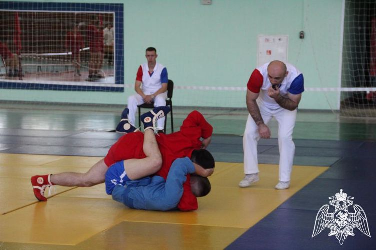 В военном институте состоялся чемпионат по самбо