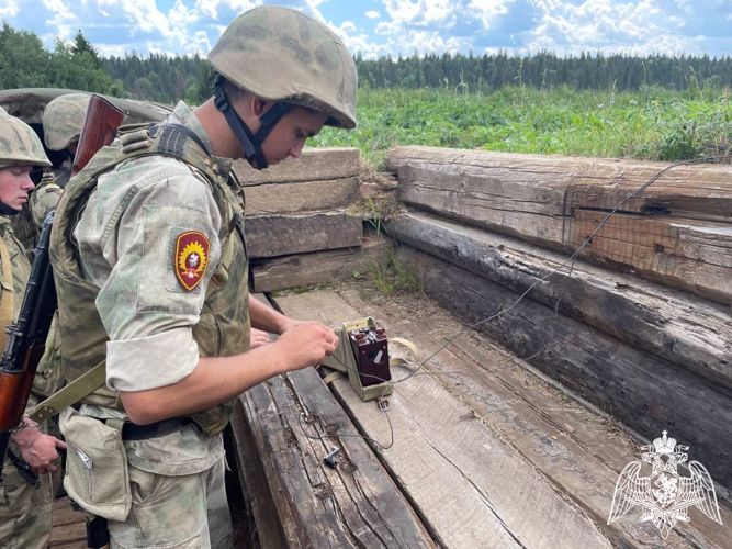 В военном институте проведены практические занятия по оценке боевой эффективности мин