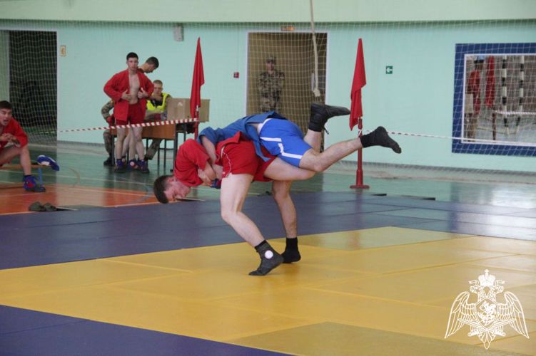 В военном институте состоялся чемпионат по самбо