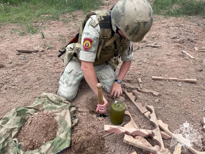 В военном институте проведены практические занятия по оценке боевой эффективности мин