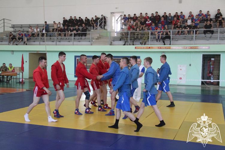 В военном институте состоялся чемпионат по самбо