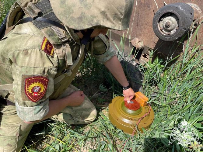 В военном институте проведены практические занятия по оценке боевой эффективности мин