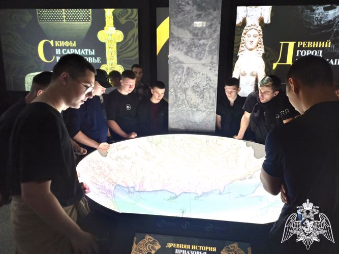 Абитуриенты Пермского военного института посетили краеведческий музей
