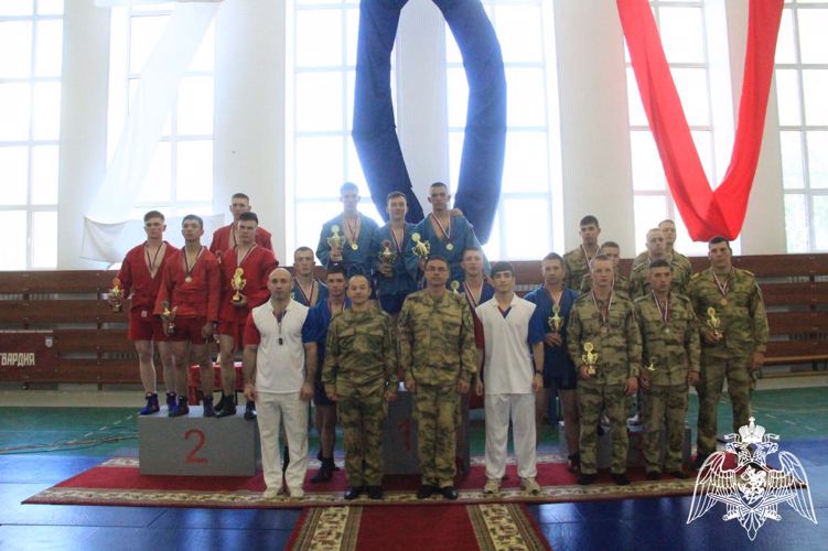 В военном институте состоялся чемпионат по самбо