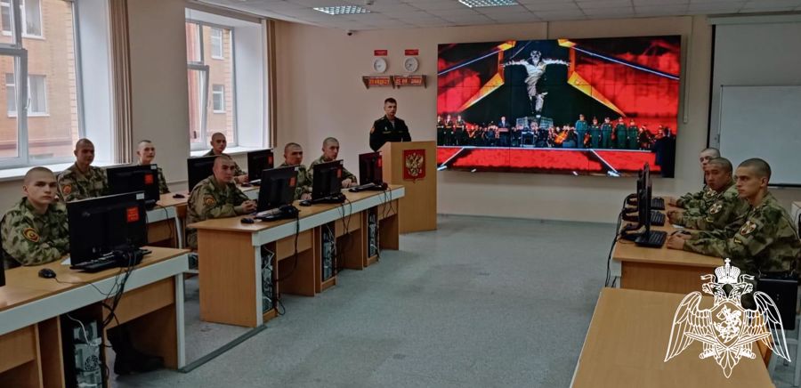 С курсантами военного института проведено военно-политическое информирование «23 августа - День разгрома советскими войсками немецко-фашистских войск в Курской битве (1943 год)»