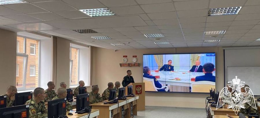 С курсантами военного института проведено военно-политическое информирование «23 августа - День разгрома советскими войсками немецко-фашистских войск в Курской битве (1943 год)»
