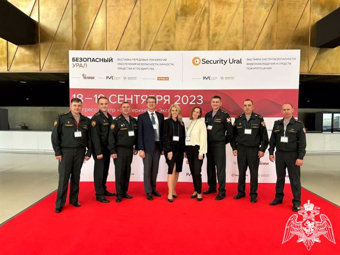 Офицеры Пермского военного института приняли участие в выставке передовых технологий обеспечения безопасности личности, общества и государства, проходящей в городе Екатеринбурге