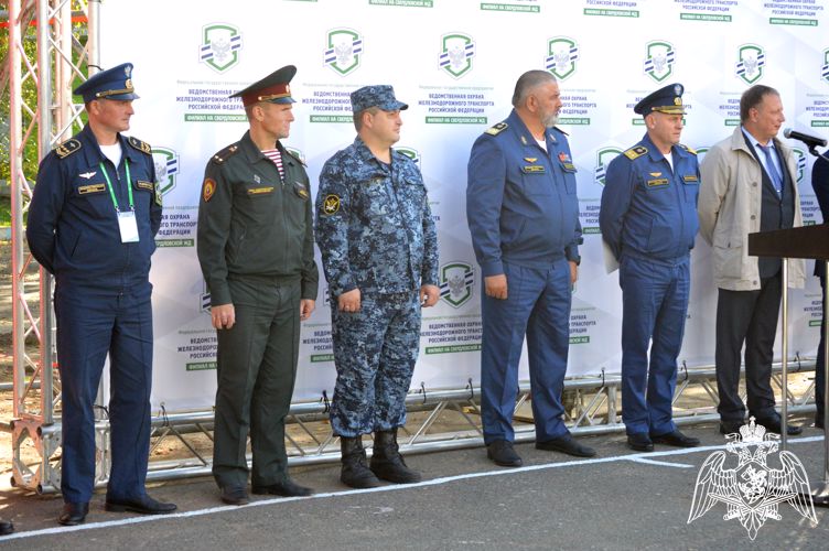 Курсанты кинологического факультета приняли участие в церемонии открытия Всероссийских соревнований по служебному собаководству