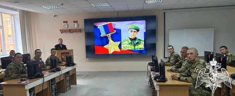 С курсантами факультета связи проведено военно-политическое информирование на тему «Герой России генерал-полковник Романов Анатолий Александрович»