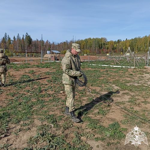 Курсанты Пермского военного института совершенствовали навыки в ходе занятия по обеспечению электроэнергией войск в отрыве от пунктов постоянной дислокации в полевых условиях