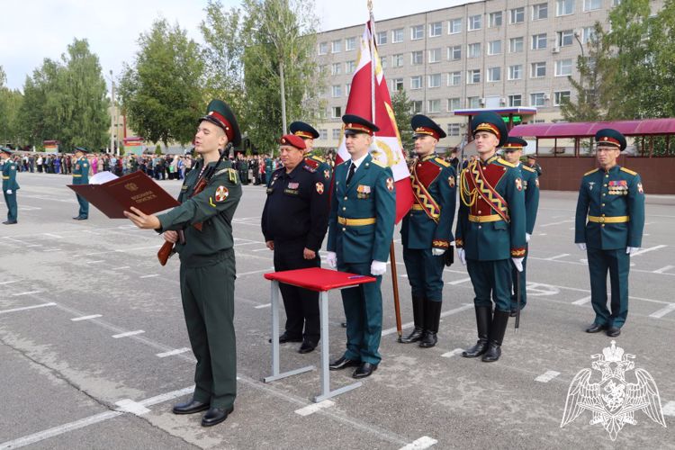 Курсанты Пермского военного института войск национальной гвардии Российской Федерации приняли Военную присягу