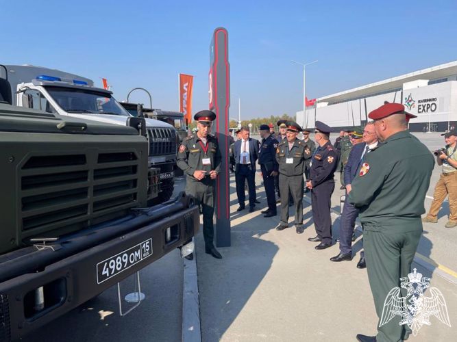 Офицеры Пермского военного института приняли участие в выставке передовых технологий обеспечения безопасности личности, общества и государства, проходящей в городе Екатеринбурге