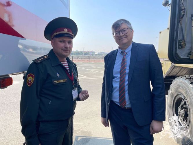 Офицеры Пермского военного института приняли участие в выставке передовых технологий обеспечения безопасности личности, общества и государства, проходящей в городе Екатеринбурге