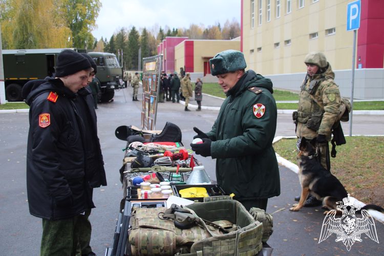 В Пермском военном институте прошел этап XVI Всероссийского фестиваля «Виват, кадет!», посвященный 300-летию города Перми и Году педагога и наставника в России