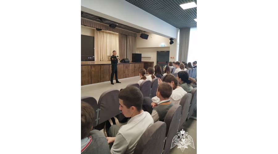 Преподаватель факультета информационных технологий и защиты информации провел агитационно-пропагандистскую работу с кадетами Сибирского Кадетского Корпуса и учащимися средней образовательной школы № 54 города Новосибирск