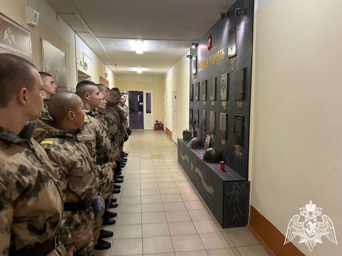 25 и 26 октября 2023 года на базе СОБР и ОМОН Управления Росгвардии по Пермскому краю состоялась встреча сотрудников отрядов с курсантами первого курса факультета (связи)