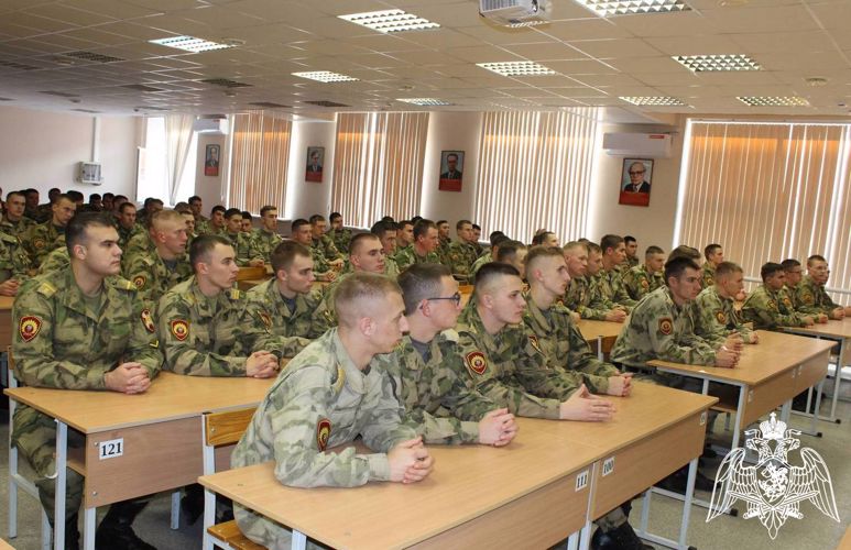 Курсанты факультета (инженерного обеспечения) встретились с ветеранами военного института, провели тематические беседы, приуроченные к Дню образования Пермского военного института