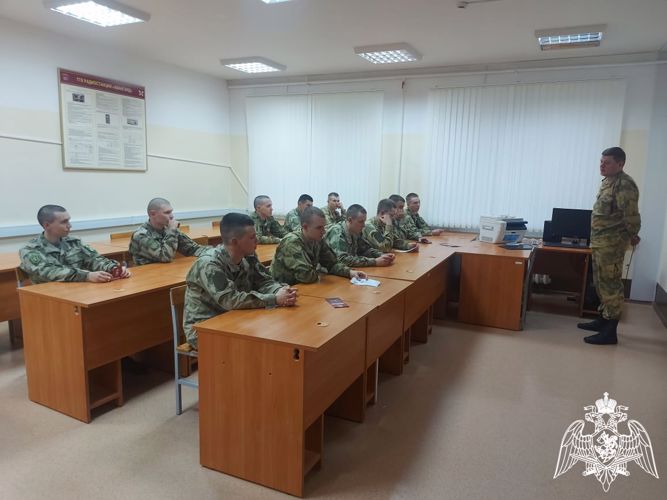 Военнослужащие факультета связи провели агитационно-пропагандистскую работу с военнослужащими воинских частей и учащимися средней образовательной школы № 76 города Перми