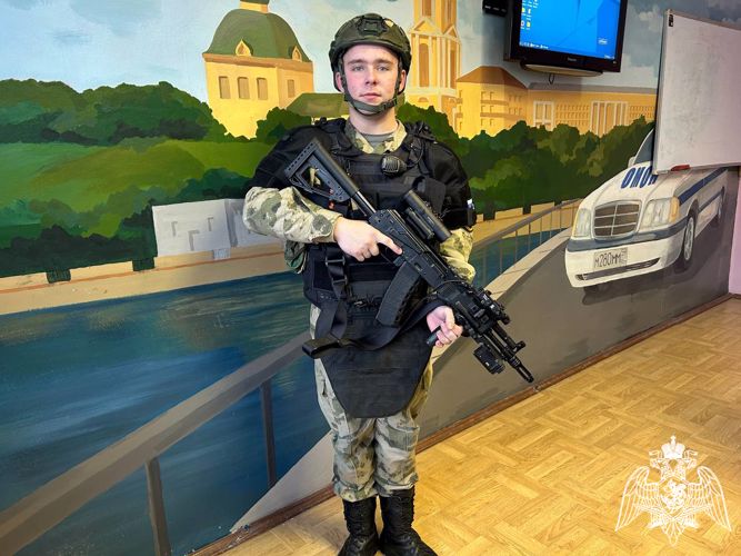 25 и 26 октября 2023 года на базе СОБР и ОМОН Управления Росгвардии по Пермскому краю состоялась встреча сотрудников отрядов с курсантами первого курса факультета (связи)