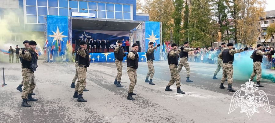Военнослужащие Пермского военного института приняли участие в патриотическом забеге «Гонка героев. Время твоих побед!»