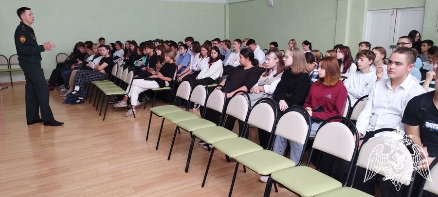 Военнослужащие факультета связи провели агитационно-пропагандистскую работу с военнослужащими воинских частей и учащимися средней образовательной школы № 76 города Перми