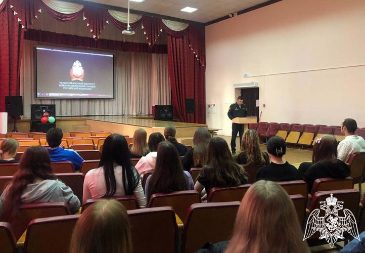 Курсанты факультета инженерного обеспечения провели агитационно-пропагандистскую работу по месту прохождения войсковой стажировки в должности командиров отделений