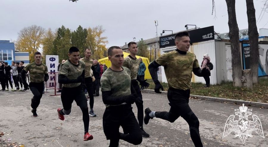 Военнослужащие Пермского военного института приняли участие в патриотическом забеге «Гонка героев. Время твоих побед!»
