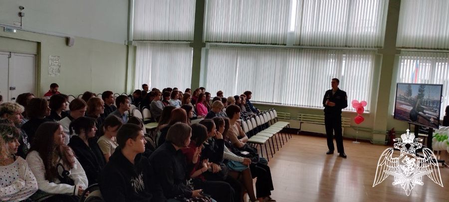 Военнослужащие факультета связи провели агитационно-пропагандистскую работу с военнослужащими воинских частей и учащимися средней образовательной школы № 76 города Перми