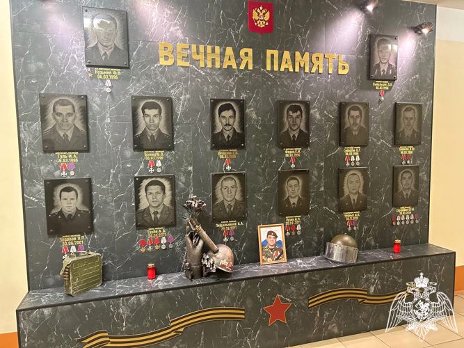 25 и 26 октября 2023 года на базе СОБР и ОМОН Управления Росгвардии по Пермскому краю состоялась встреча сотрудников отрядов с курсантами первого курса факультета (связи)