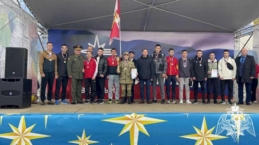 Военнослужащие Пермского военного института приняли участие в патриотическом забеге «Гонка героев. Время твоих побед!»