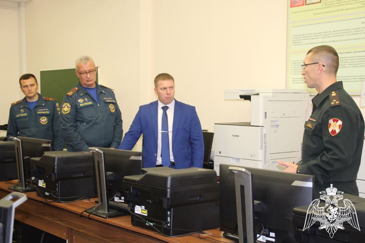 На базе факультета (связи) проведена рабочая встреча с представителями МЧС России