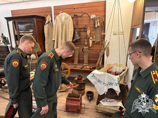 Военнослужащие факультета инженерного обеспечения посетили Зеленокумский краеведческий музей