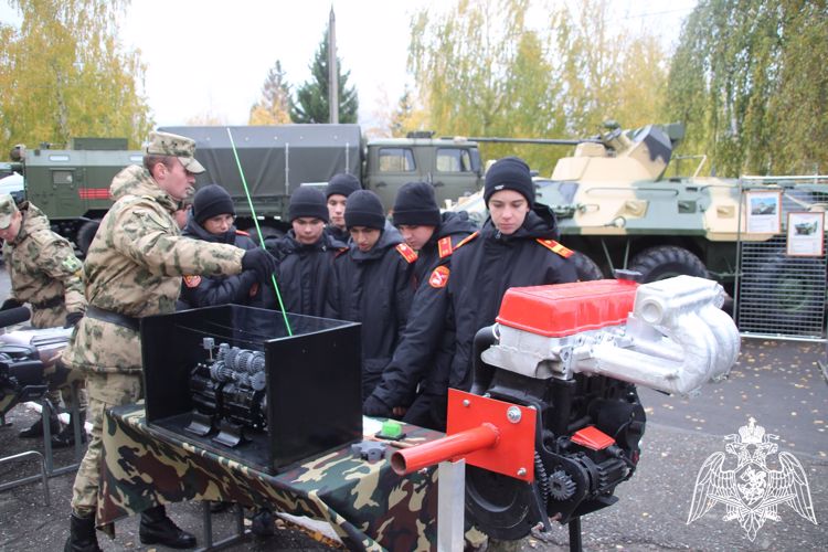 В Пермском военном институте прошел этап XVI Всероссийского фестиваля «Виват, кадет!», посвященный 300-летию города Перми и Году педагога и наставника в России