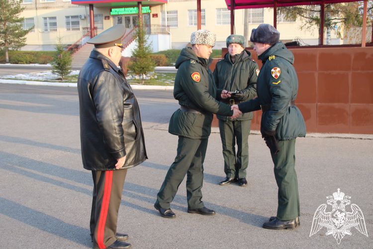 В Пермском военном институте войск национальной гвардии прошли торжественные мероприятия, посвященные празднованию 42-й годовщины со дня образования