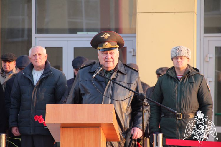 В Пермском военном институте войск национальной гвардии прошли торжественные мероприятия, посвященные празднованию 42-й годовщины со дня образования