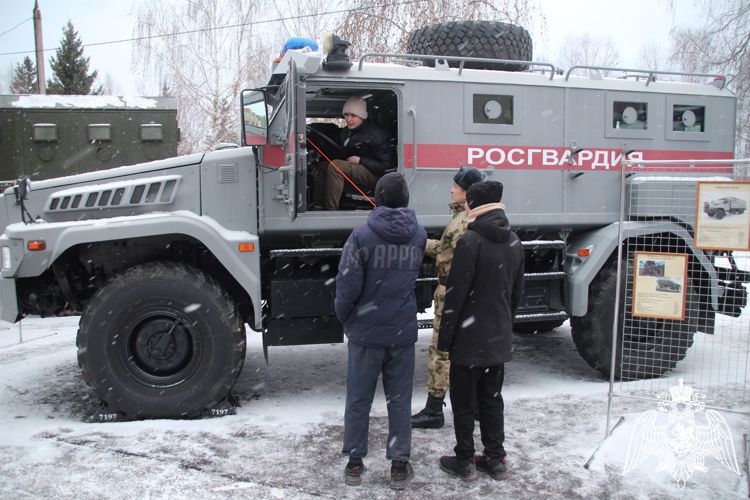 18 ноября на базе Пермского военного института Росгвардии состоялось краевое мероприятие - День призывника «Наша слава – Российская держава»