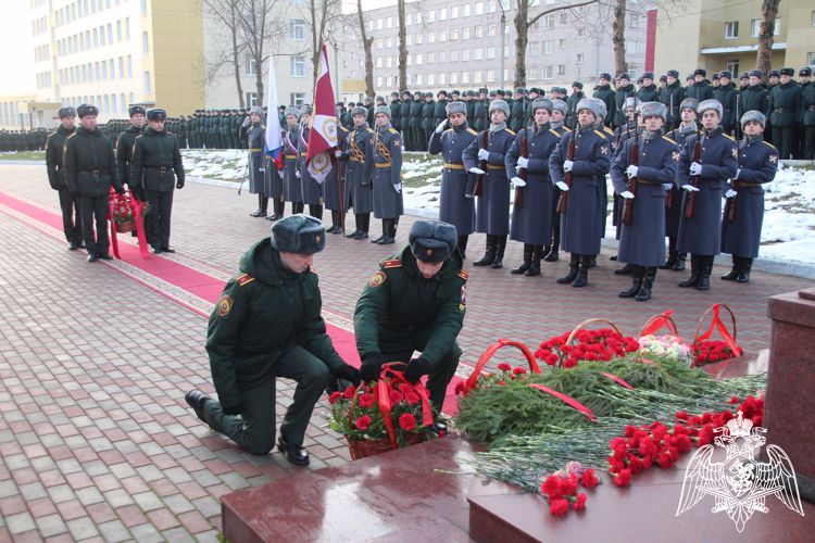 В Пермском военном институте войск национальной гвардии прошли торжественные мероприятия, посвященные празднованию 42-й годовщины со дня образования