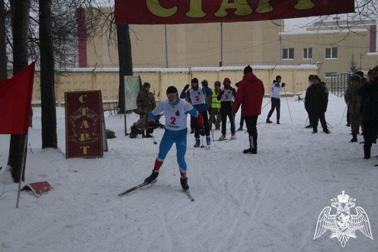 Военнослужащие Пермского военного института приняли участие в чемпионате института по служебному двоеборью