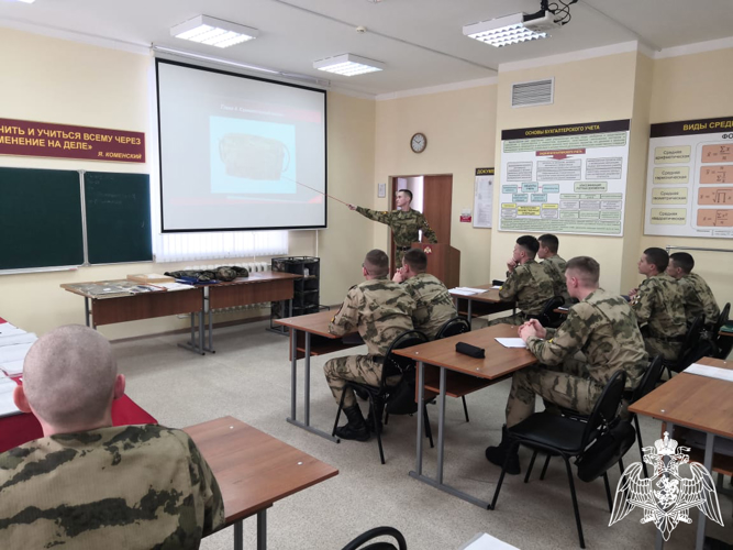 На факультете (тыла) проведена защита курсовых работ по дисциплине «Товароведение военной одежды и обуви»