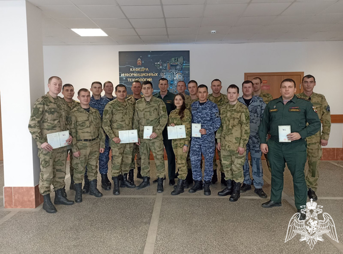 В Пермском военном институте слушатели курсов повышения квалификации прошли обучение и успешно сдали междисциплинарный экзамен