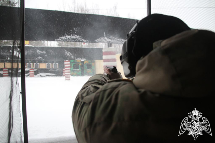 Военнослужащие Пермского военного института приняли участие в чемпионате института по служебному двоеборью