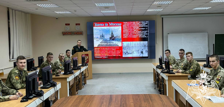 На факультете связи проведено военно-политическое информирование, посвященное Дню воинской славы России